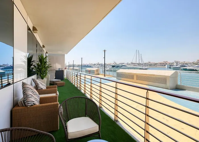 2 Bedroom App With Private Beach And Infinity Pool