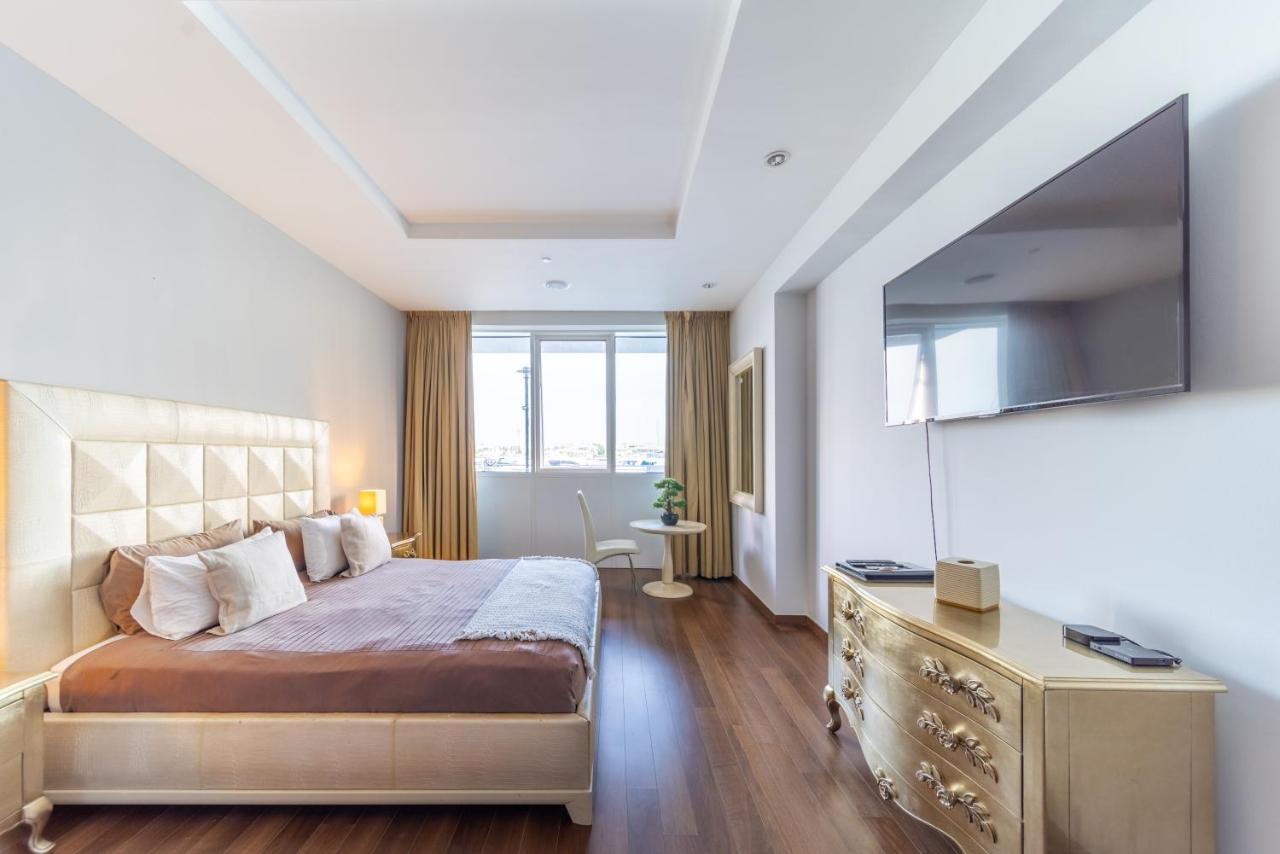 Appartamento 2 Bedroom App With Private And Infinity Pool Dubai