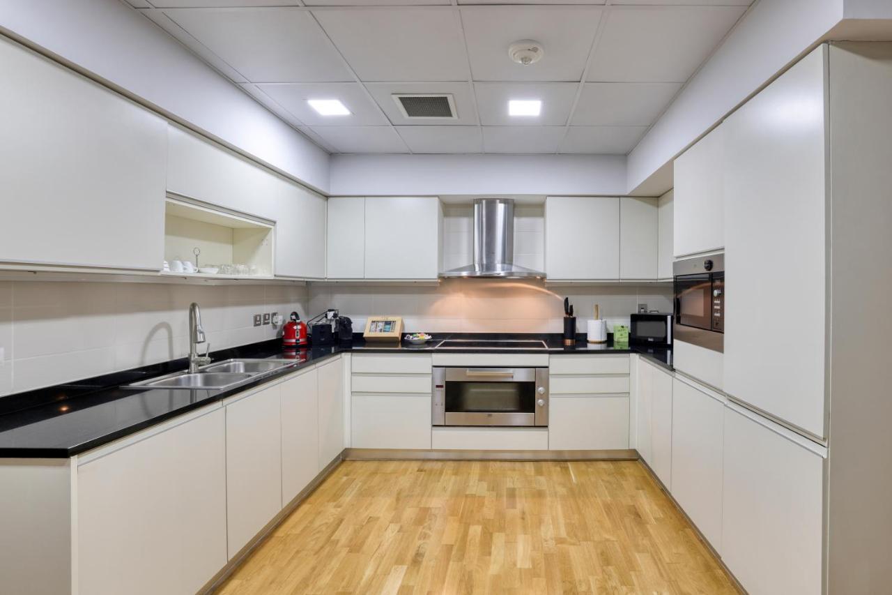 2 Bedroom App With Private And Infinity Pool Appartamento Dubai